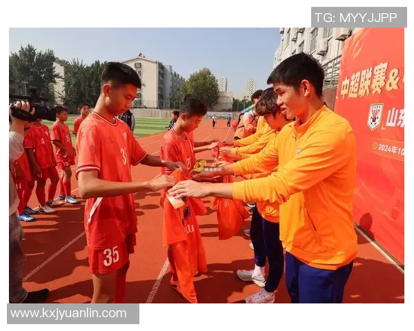 足球巨星齐声送祝福新春贺岁共话团圆喜迎美好未来